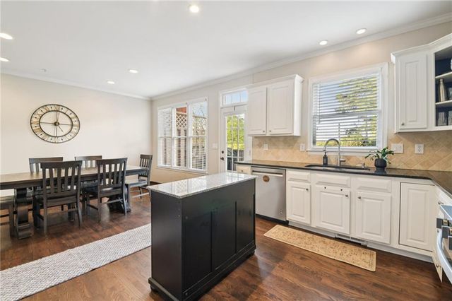 1192 Brookhaven Glen NE, Atlanta, GA 30319