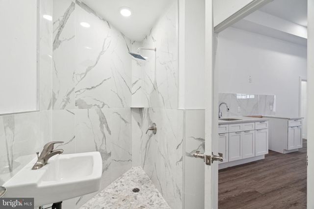 5164 RIDGE AVE, Philadelphia, PA 19128