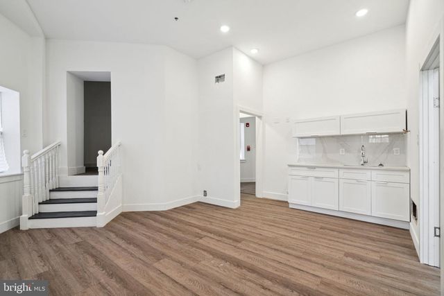 5164 RIDGE AVE, Philadelphia, PA 19128