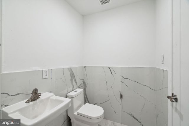 5164 RIDGE AVE, Philadelphia, PA 19128