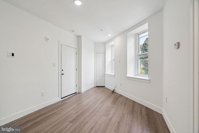 5164 RIDGE AVE, Philadelphia, PA 19128