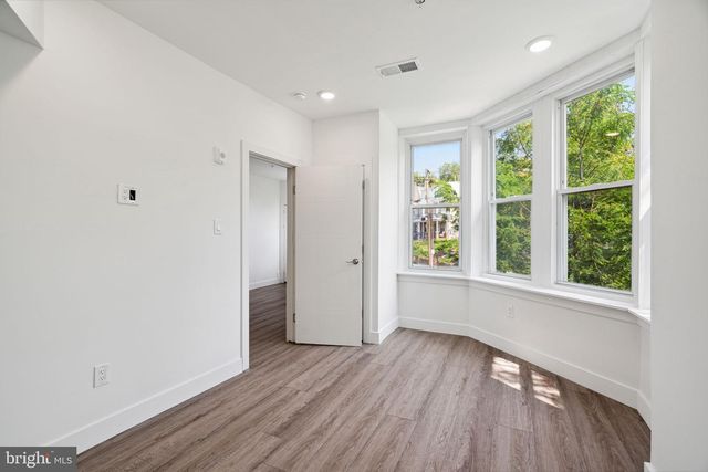 5164 RIDGE AVE, Philadelphia, PA 19128