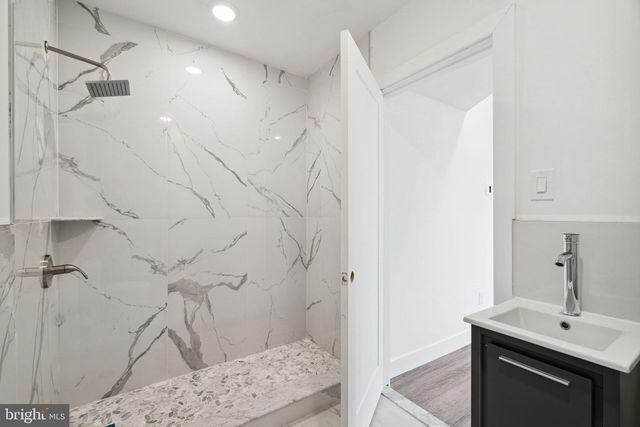 5164 RIDGE AVE, Philadelphia, PA 19128
