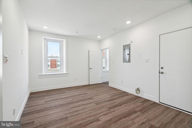 5164 RIDGE AVE, Philadelphia, PA 19128