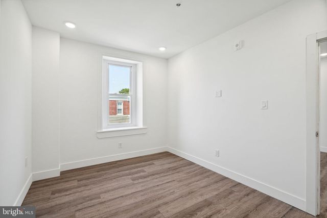 5164 RIDGE AVE, Philadelphia, PA 19128