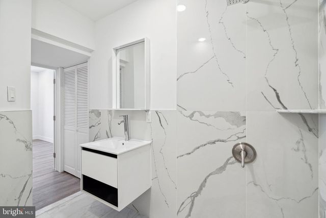 5164 RIDGE AVE, Philadelphia, PA 19128