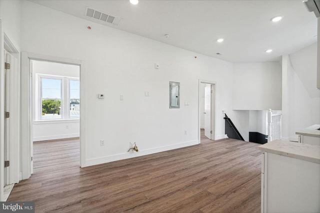 5164 RIDGE AVE, Philadelphia, PA 19128