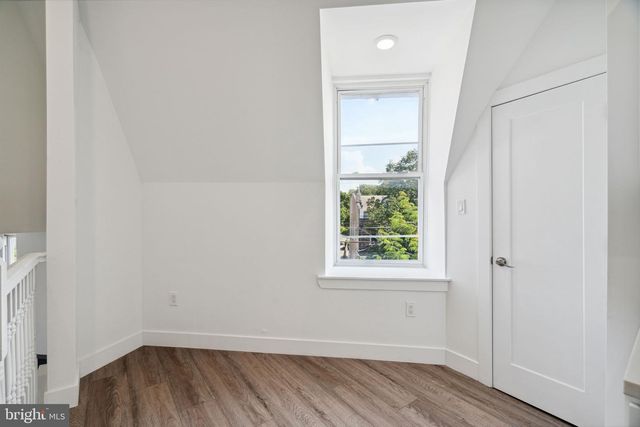 5164 RIDGE AVE, Philadelphia, PA 19128