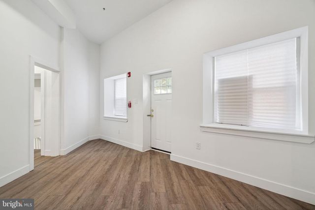 5164 RIDGE AVE, Philadelphia, PA 19128