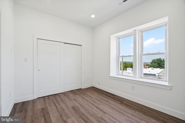 5164 RIDGE AVE, Philadelphia, PA 19128