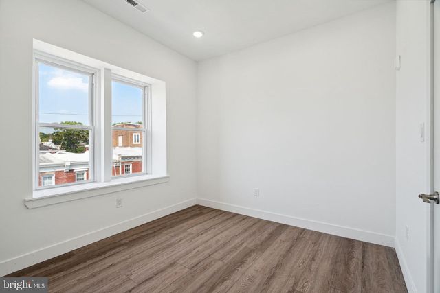 5164 RIDGE AVE, Philadelphia, PA 19128