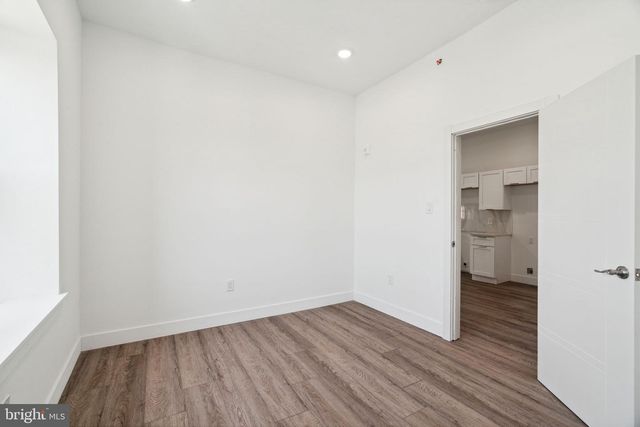 5164 RIDGE AVE, Philadelphia, PA 19128