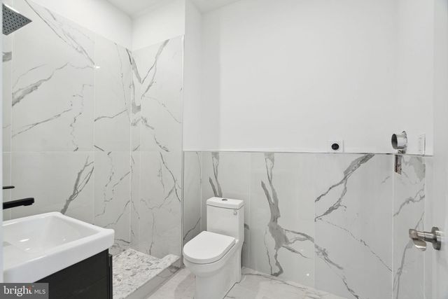 5164 RIDGE AVE, Philadelphia, PA 19128