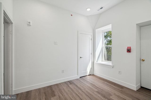 5164 RIDGE AVE, Philadelphia, PA 19128