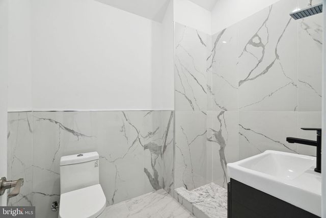 5164 RIDGE AVE, Philadelphia, PA 19128
