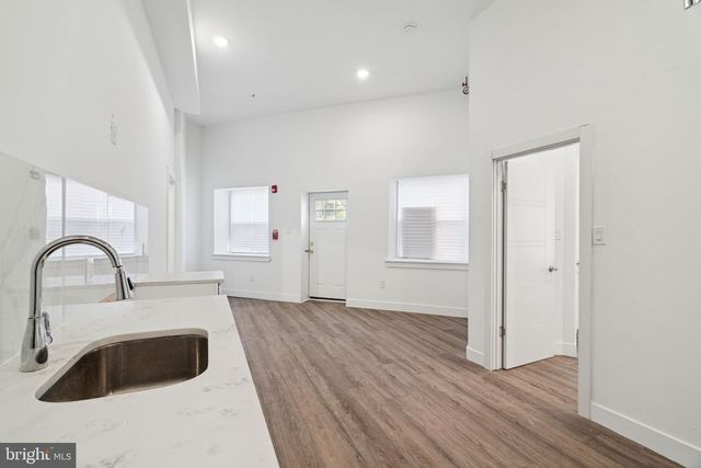 5164 RIDGE AVE, Philadelphia, PA 19128