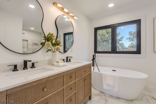 17 Berdan Ave, Fair Lawn Boro, NJ 07410