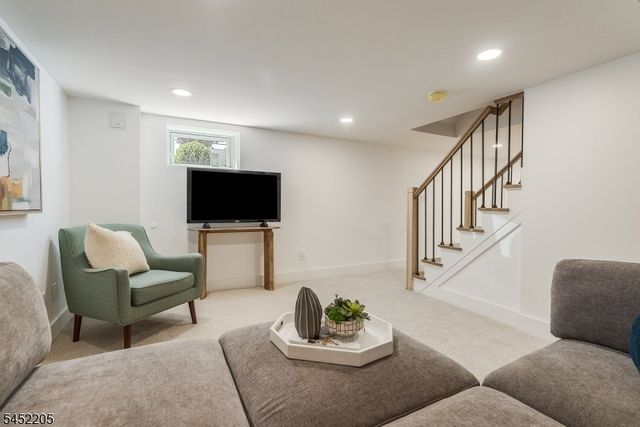 17 Berdan Ave, Fair Lawn Boro, NJ 07410