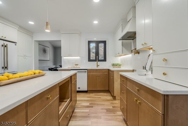 17 Berdan Ave, Fair Lawn Boro, NJ 07410