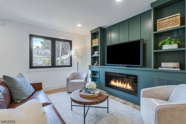 17 Berdan Ave, Fair Lawn Boro, NJ 07410