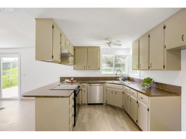 14705 Sw 139TH Ave, Portland, OR 97224