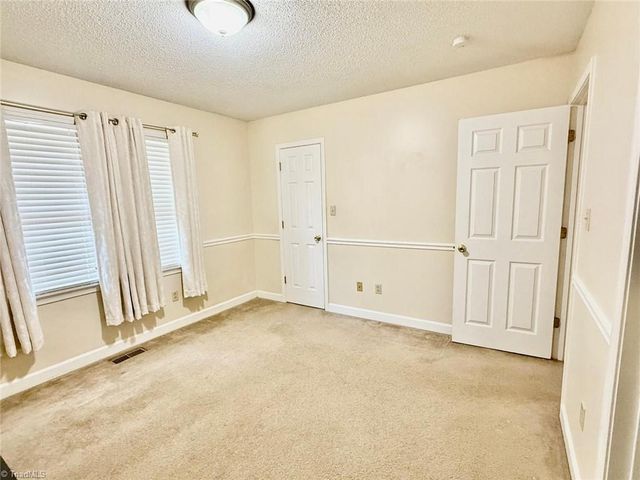 5900 King Charles Court, Clemmons, NC 27012