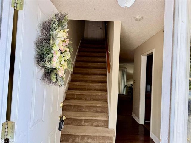 5900 King Charles Court, Clemmons, NC 27012