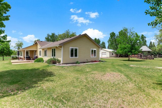 9805 430th Street, Harris, MN 55032