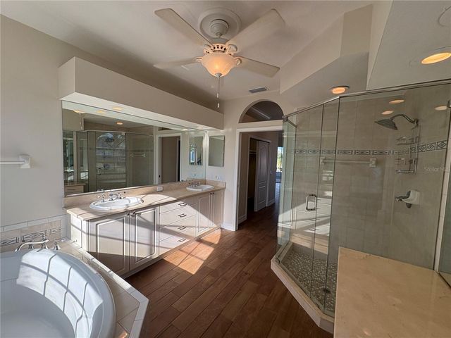 5205 FAR OAK CIRCLE, Sarasota, FL 34238