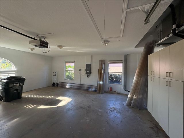 5205 FAR OAK CIRCLE, Sarasota, FL 34238