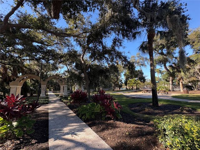 5205 FAR OAK CIRCLE, Sarasota, FL 34238