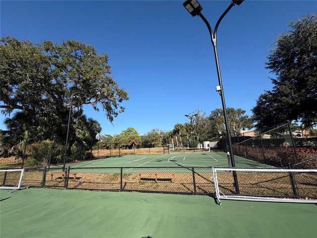 5205 FAR OAK CIRCLE, Sarasota, FL 34238