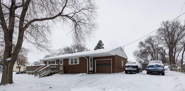 1909 9th Avenue S, Fargo, ND 58103