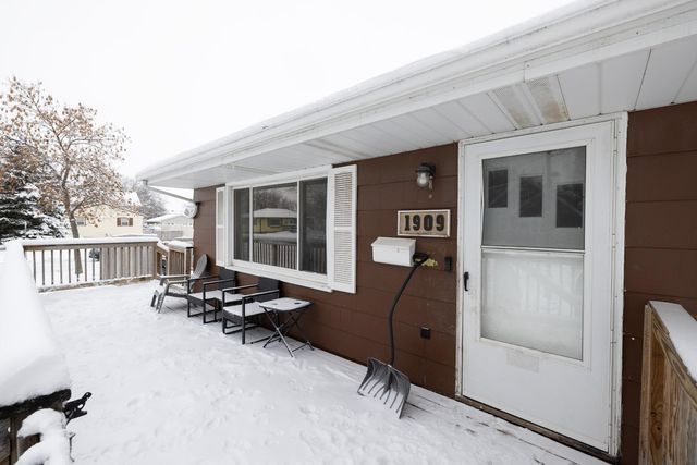 1909 9th Avenue S, Fargo, ND 58103