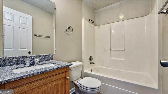 369 Oakland Drive SE, Calhoun, GA 30701