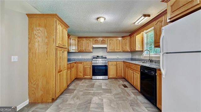 369 Oakland Drive SE, Calhoun, GA 30701