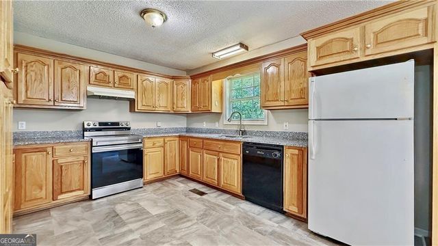 369 Oakland Drive SE, Calhoun, GA 30701