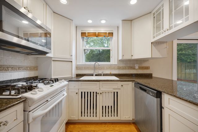 1314 Glenview Road, Glenview, IL 60025