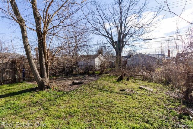 18666 Carrie Street, Detroit, MI 48234