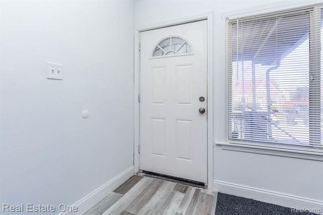 18666 Carrie Street, Detroit, MI 48234