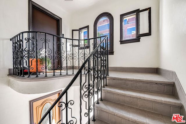 741 S Curson Avenue, Los Angeles, CA 90036