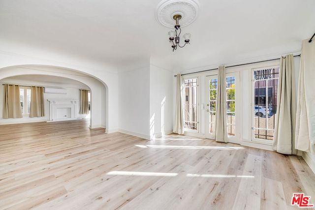 741 S Curson Avenue, Los Angeles, CA 90036