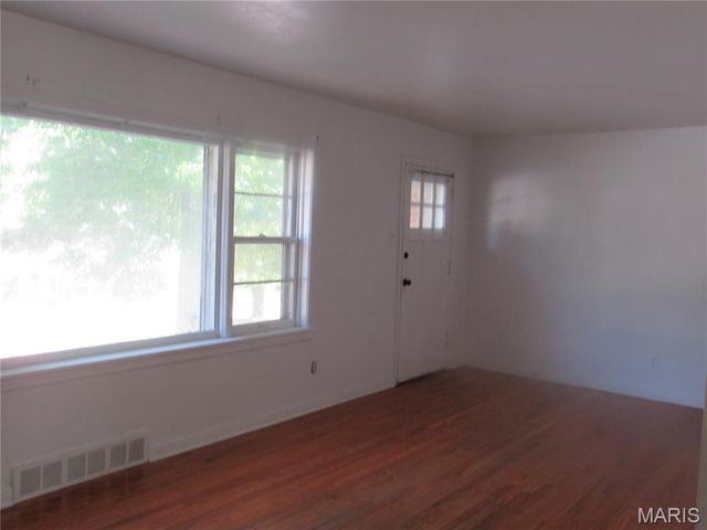 4409 Colonial Avenue, St Louis, MO 63121
