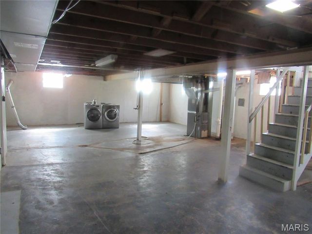 4409 Colonial Avenue, St Louis, MO 63121