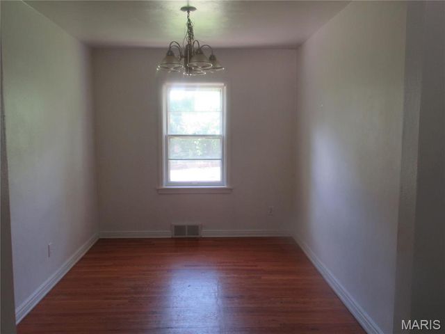 4409 Colonial Avenue, St Louis, MO 63121