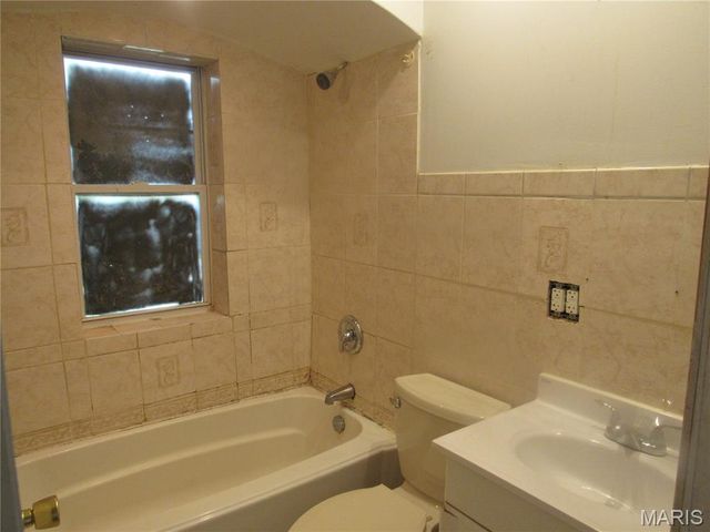 4409 Colonial Avenue, St Louis, MO 63121