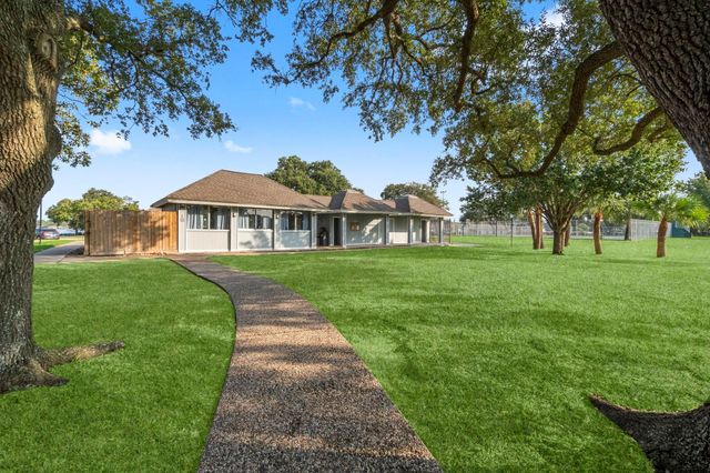 11417 Windlass Lane, Willis, TX 77318