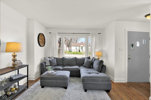 533 E College Avenue, Brownsburg, IN 46112