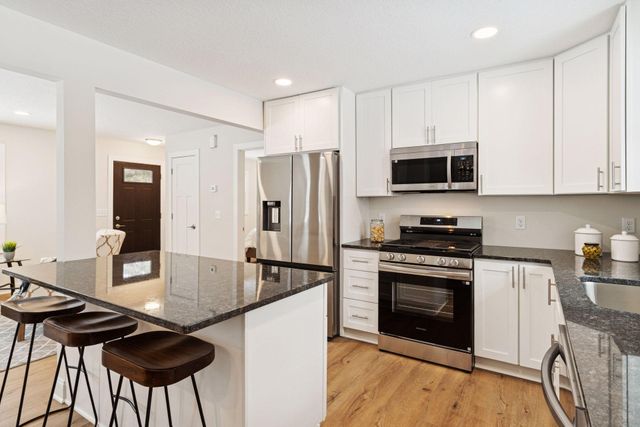 13409 1st Avenue N, Plymouth, MN 55441