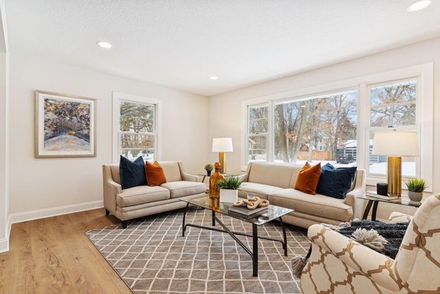 13409 1st Avenue N, Plymouth, MN 55441